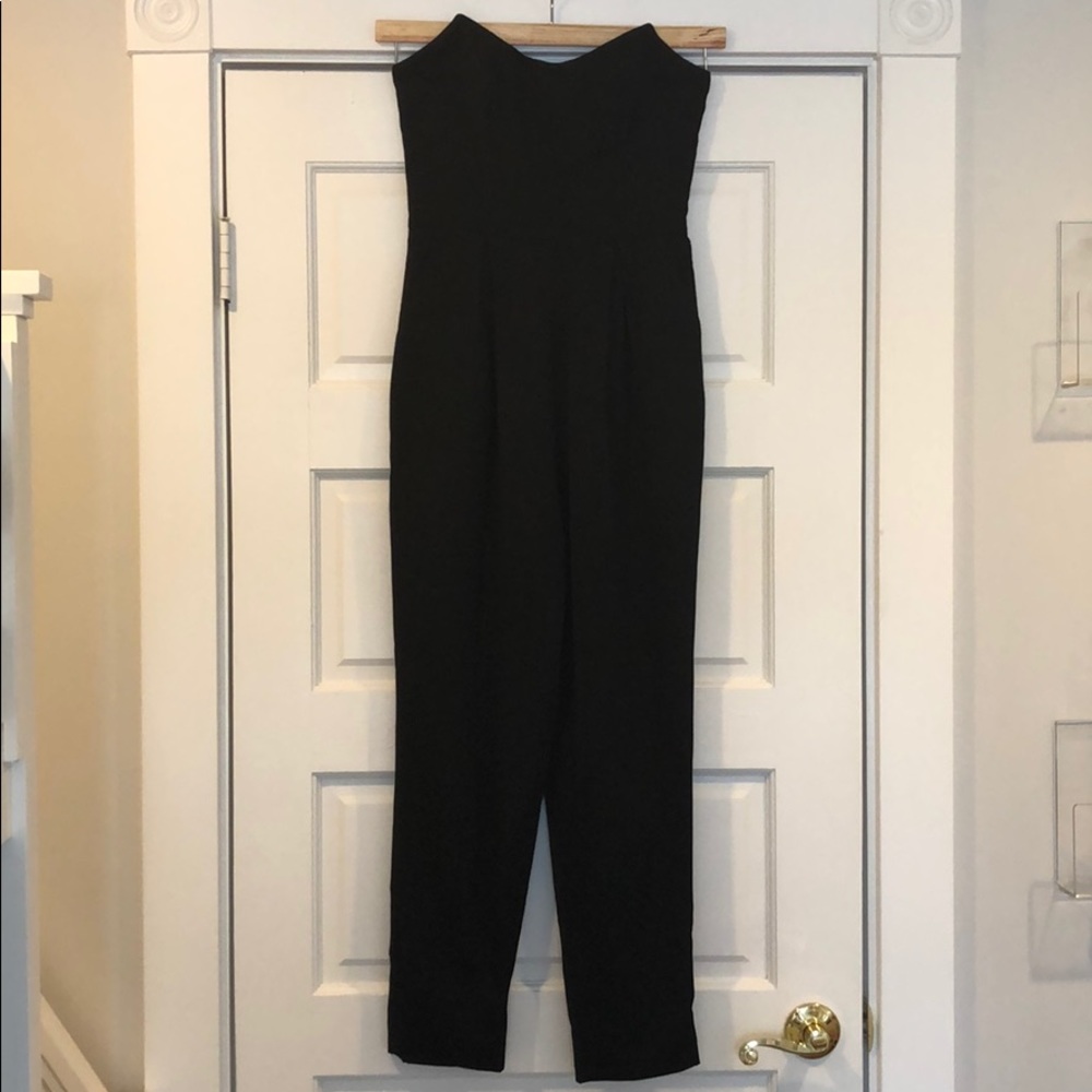 Back strapless jumpsuit.